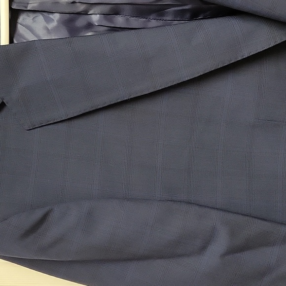 MaxDavoli Moderno Navy Plaid Suit. 44/38R. 100% Wool - Picture 3 of 7